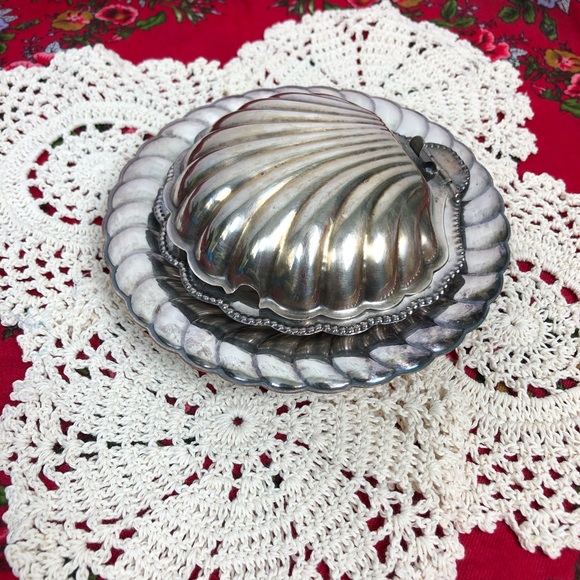 Vintage Other - Vintage SP clamshell butter dish w bon bon tray